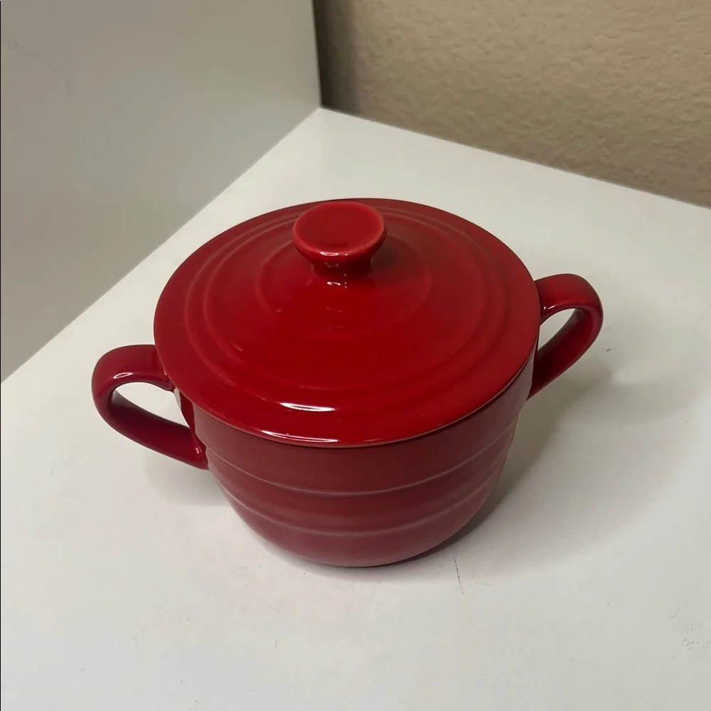Le Gourmet Chef Red Soup Crock with Lid | Mini Ceramic Pot | 4.5” Covered Bowl